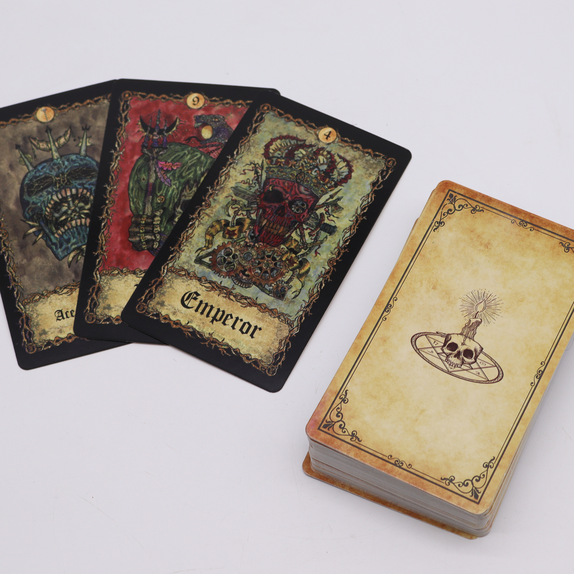 Cartas de Tarot con Libro Guía - Requiem Arcana 1 Cartas de Tarot con Libro Guía - Requiem Arcana